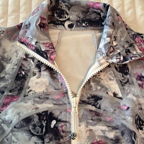 Lululemon Define Jacket - Picture 3 of 8